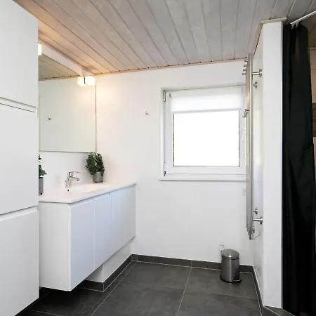 Five-bedroom Holiday In Blavand 23 別荘 *
